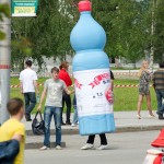 Странные существа бродили по городу.